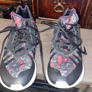 Adidas Flower Power Tubular sneakers